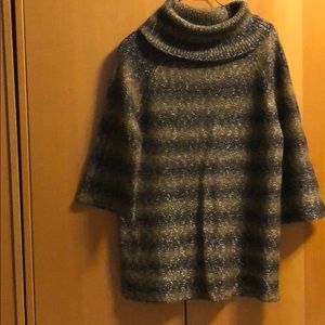 Adrienne Vittadini 3/4 sleeves sweater